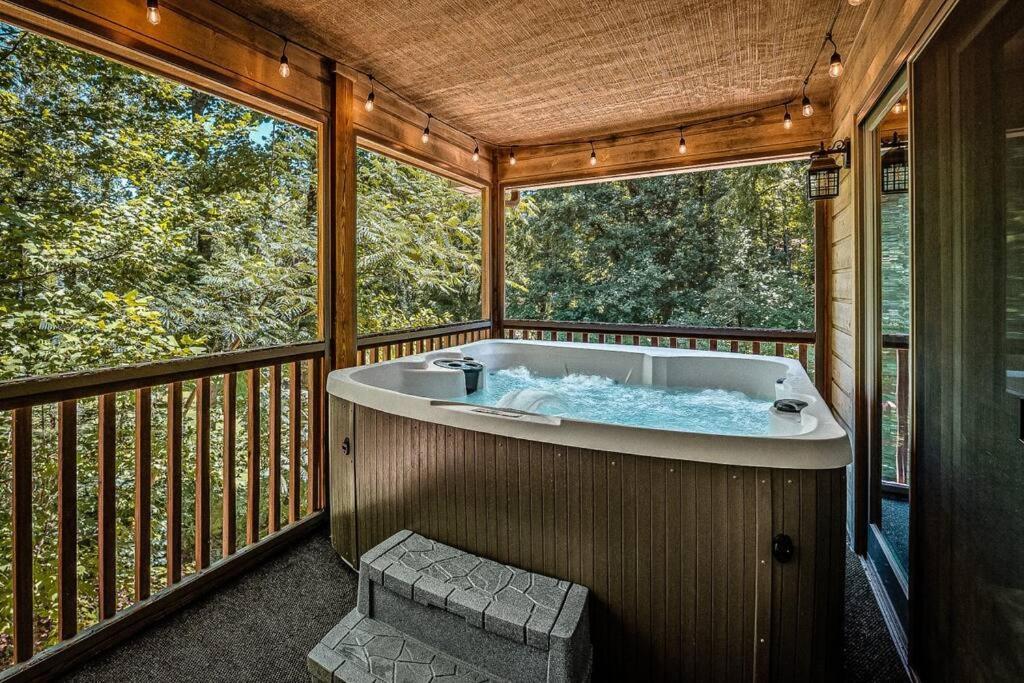 The Moondance Cabin By Lightfoot Stays Vacation Rentals Sevierville Esterno foto